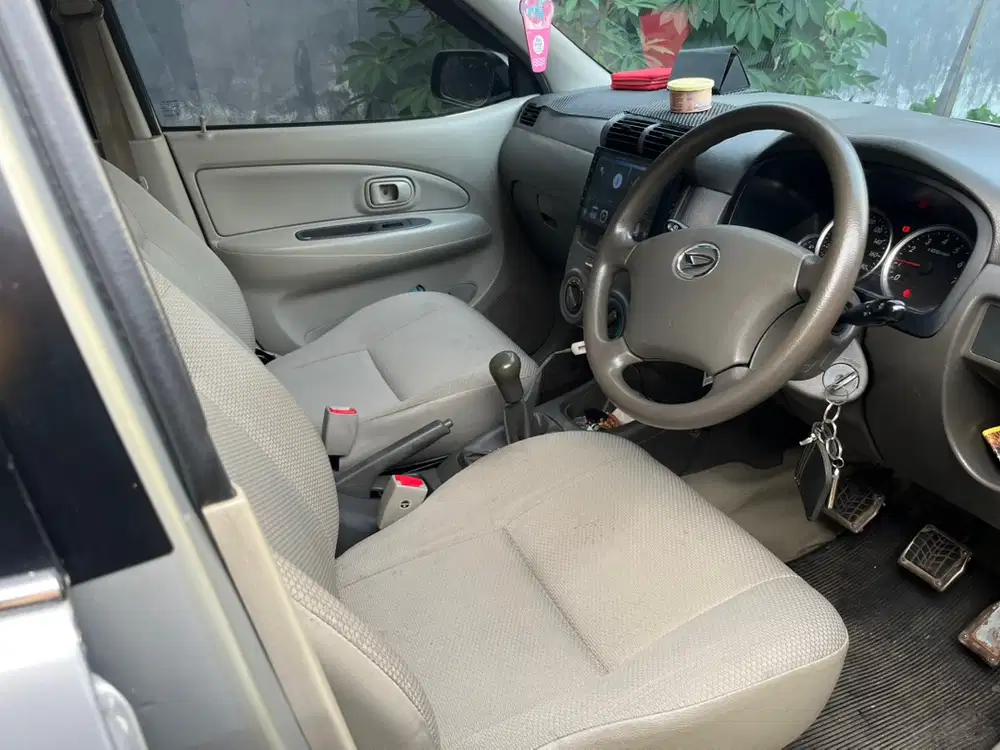 Daihatsu Xenia 2011 Bensin