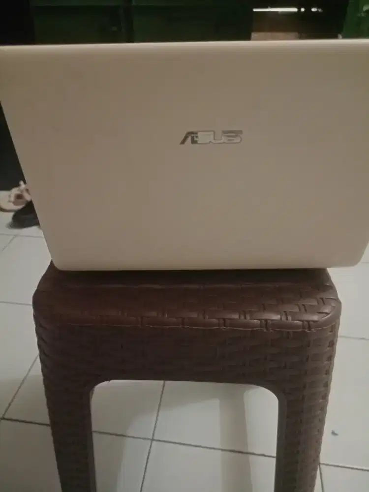 Murah,laptop/notebook asus eepc 10intel atom sehat jarang pakai.