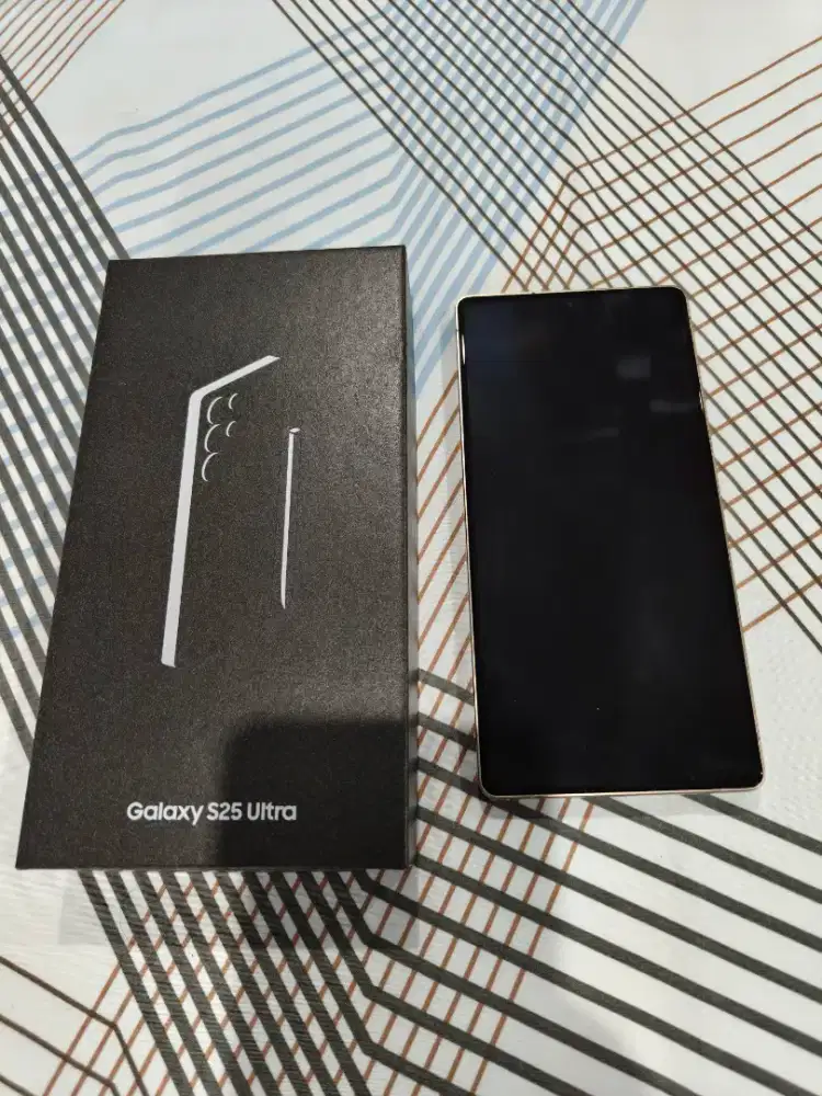 Dijual Samsung galaxy s25 ultra 12/512 sein mulus like new