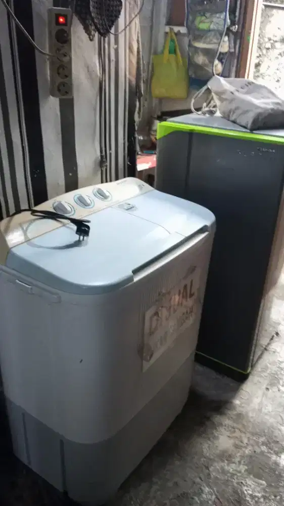 mesin cuci 2 tabung merek Sharp normal murah saja
