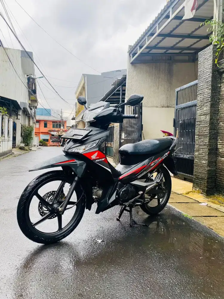 Honda Supra X Pgm Fi Doble disk th 2021 pajak ON Gresss