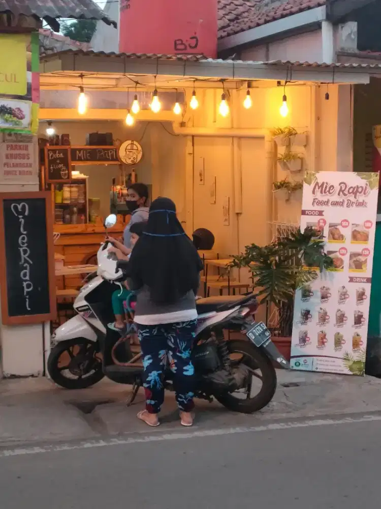 Lowongan pekerjaan jaga stand makanan ayam geprek