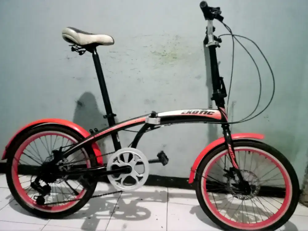 Dijual sepeda lipat EXOTIC barang masih bagus rem sudah cakram pakem