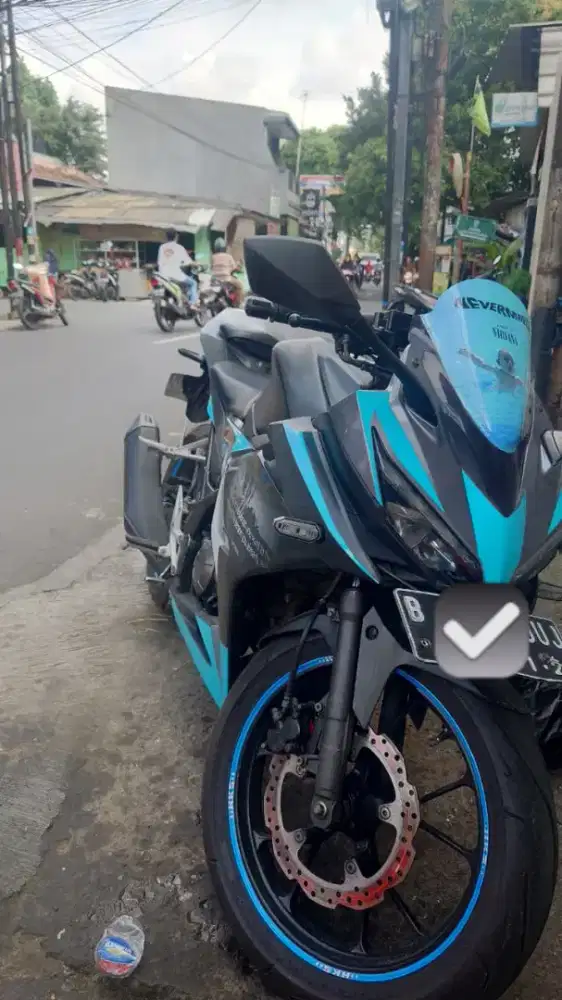 Motor kesayangan CBR 150R TAHUN 2019 AKHIR SURAT SURAT LENGKAP