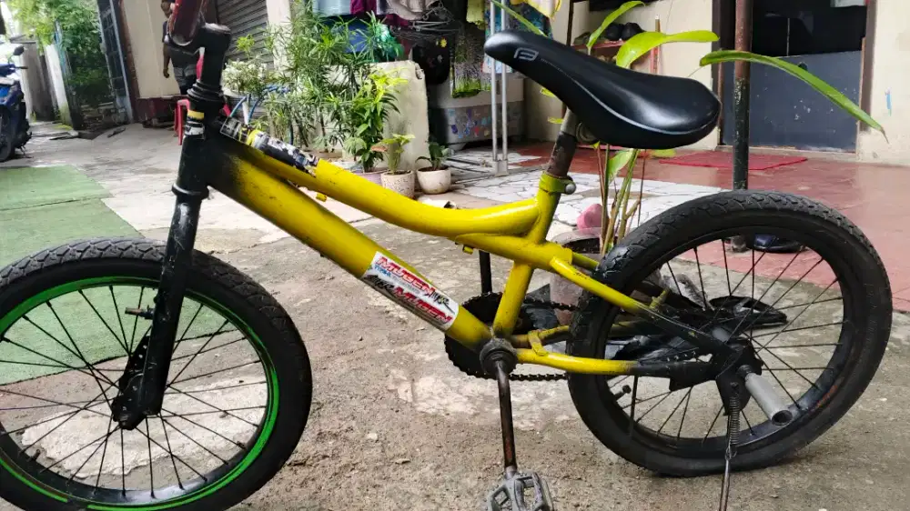 Sepeda BMX anak