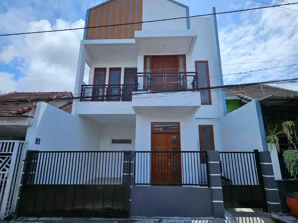 Rumah 2 lantai kondisi Baru lokasi Perumahan Area jl Cakalang