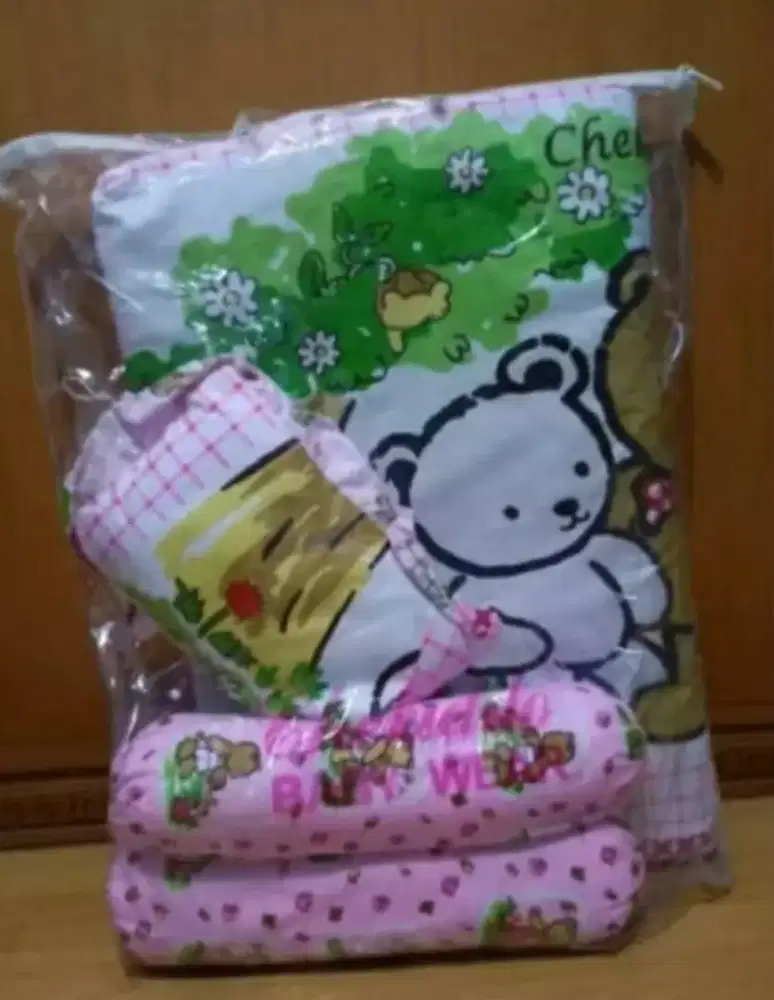 New baby bed matras/kasur baby full set

baru ya mom(ex hadiah)
