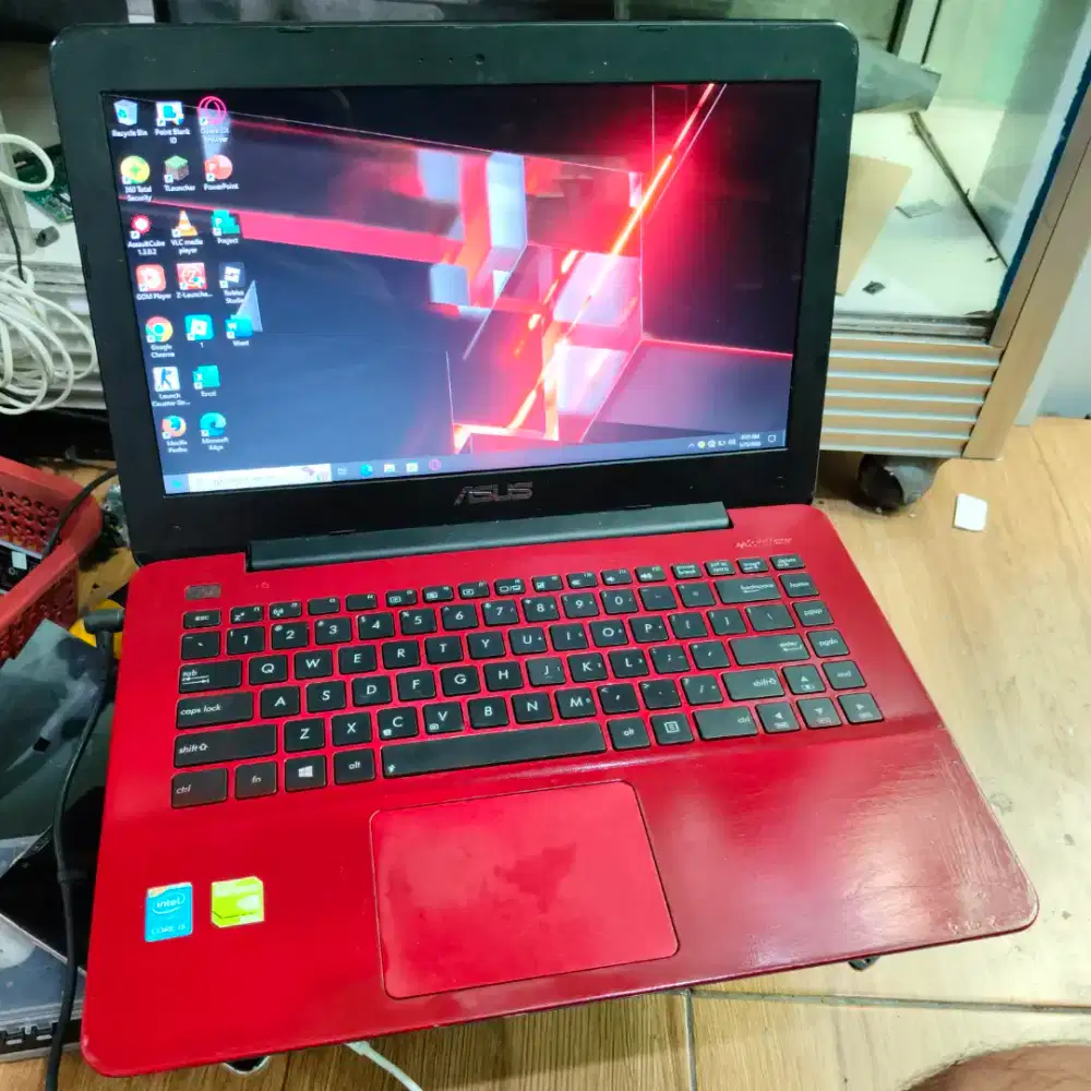 Laptop Asus Tipis Core i5 Ram 8/128 Ngebuut