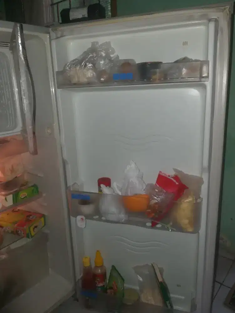 Kulkas sharp 1 pntu beku cpt sgt dngin mulus free lalamove