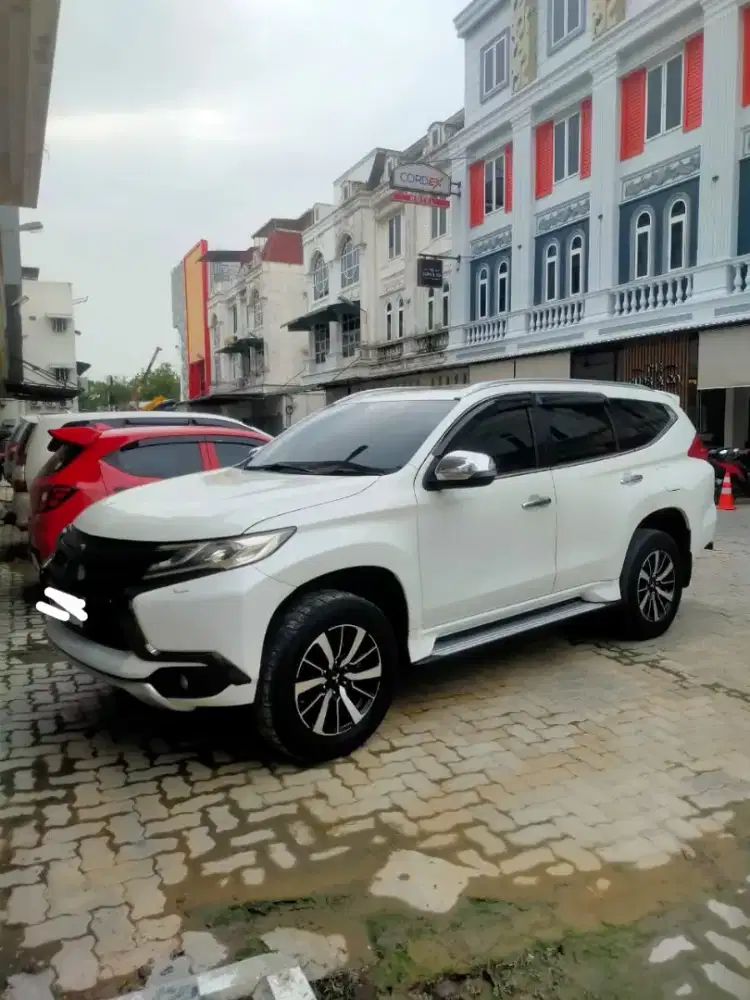 Mitsubishi Pajero sport dakar