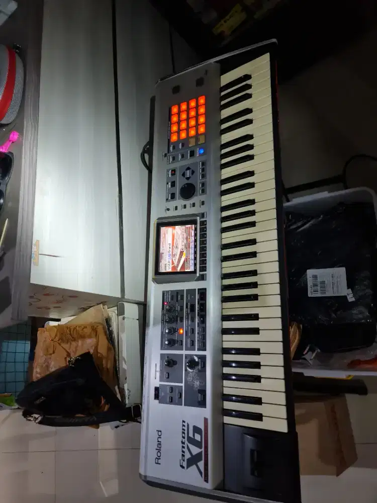 Keyboard Roland Fantom X6