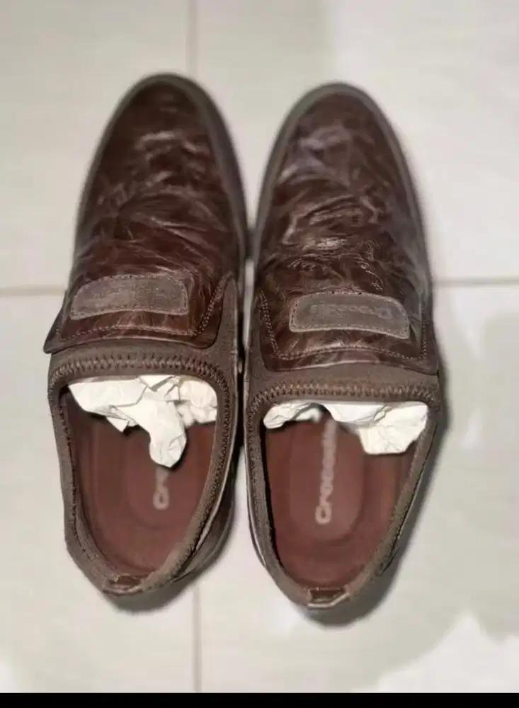 Sepatu pria masih bagus (OPEN NEGO)