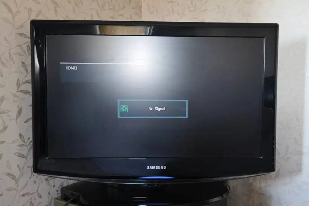 Dijual TV LCD SAMSUNG 32 Inc LA32R81B Hidup Kondisi Oke
