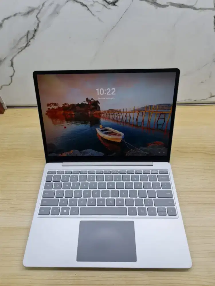 Microsoft Surface go, Core i5 gen 10, Ram 8gb, ssd 128gb, layar 13 inc