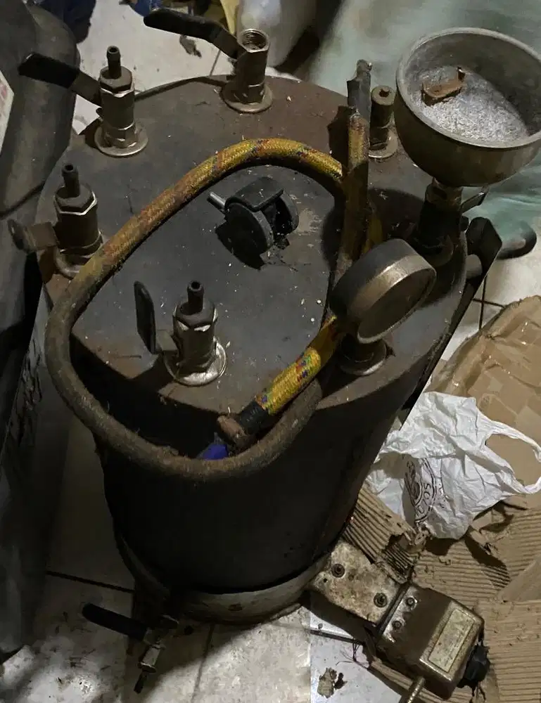 Di jual ex usaha laundry kiloan Boiler, Setrika Uap 3 kepala