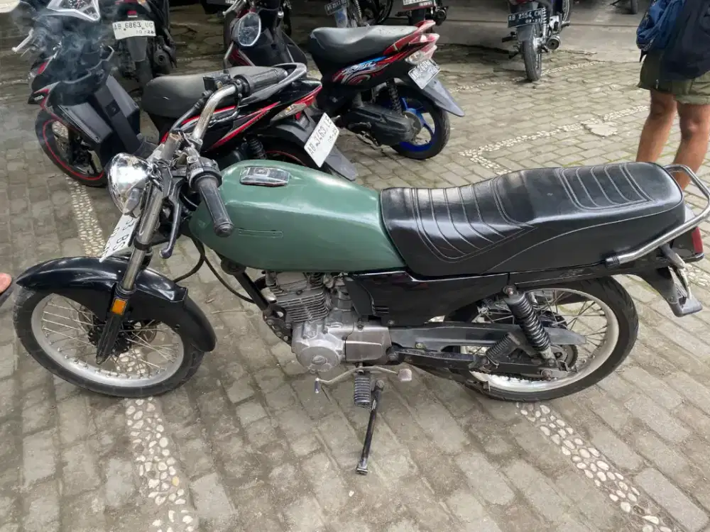 GL ethn 1995 plat AB kota