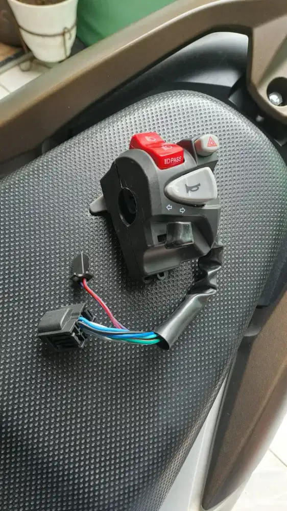 Saklar kiri vario 150, hazard, pass beam, piw piw