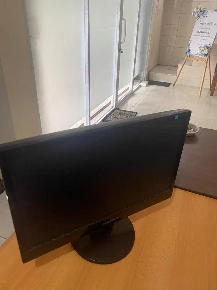 Jual barang bekas, Monitor Tv, dll, minat tinggal angkut