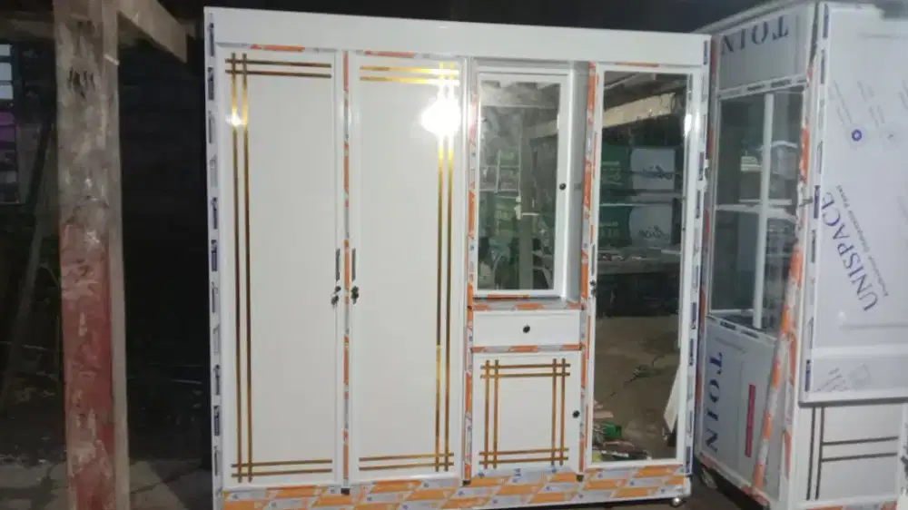 Lemari Aluminium 4 Pintu Baru