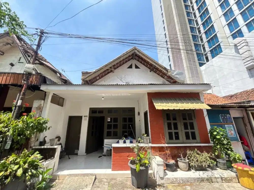 RUMAH DIJUAL! PUSAT KOTA. LT:120 (6x20). USAHA KOS AKTIF.