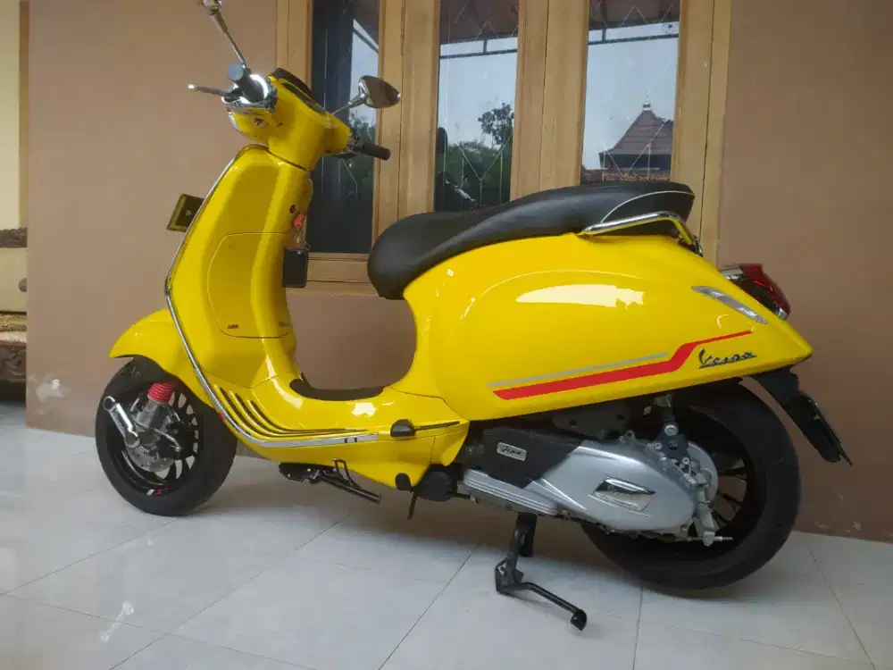 VESPA SPRINT S 150 i-get Abs warna kuning
