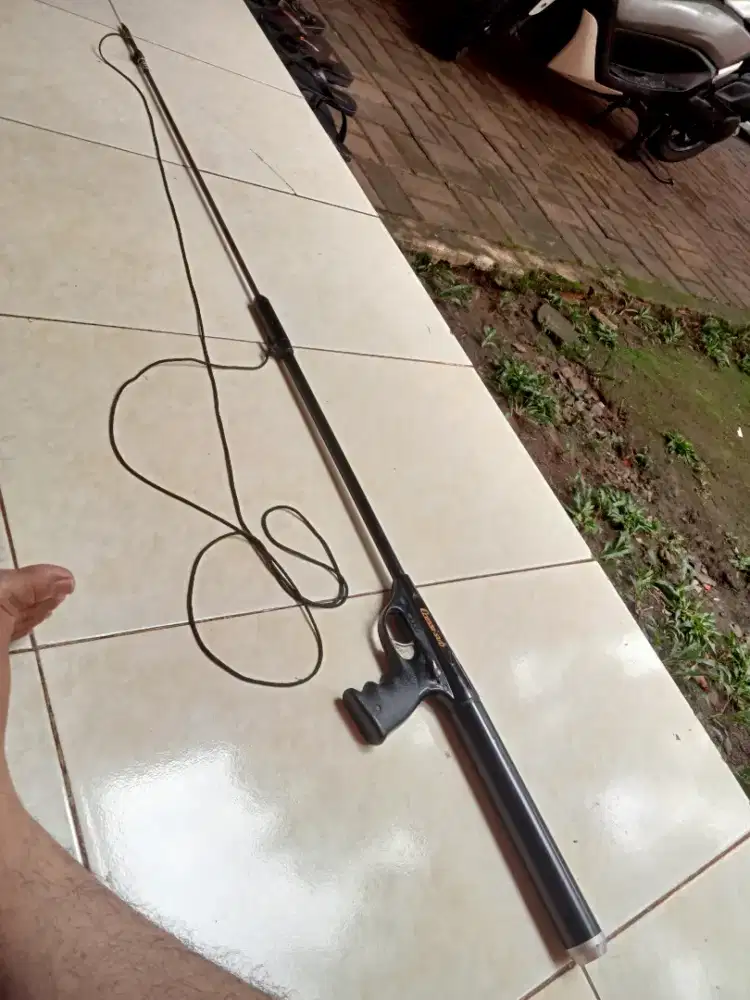 Harpoon Prancis. merk  Cressi sub