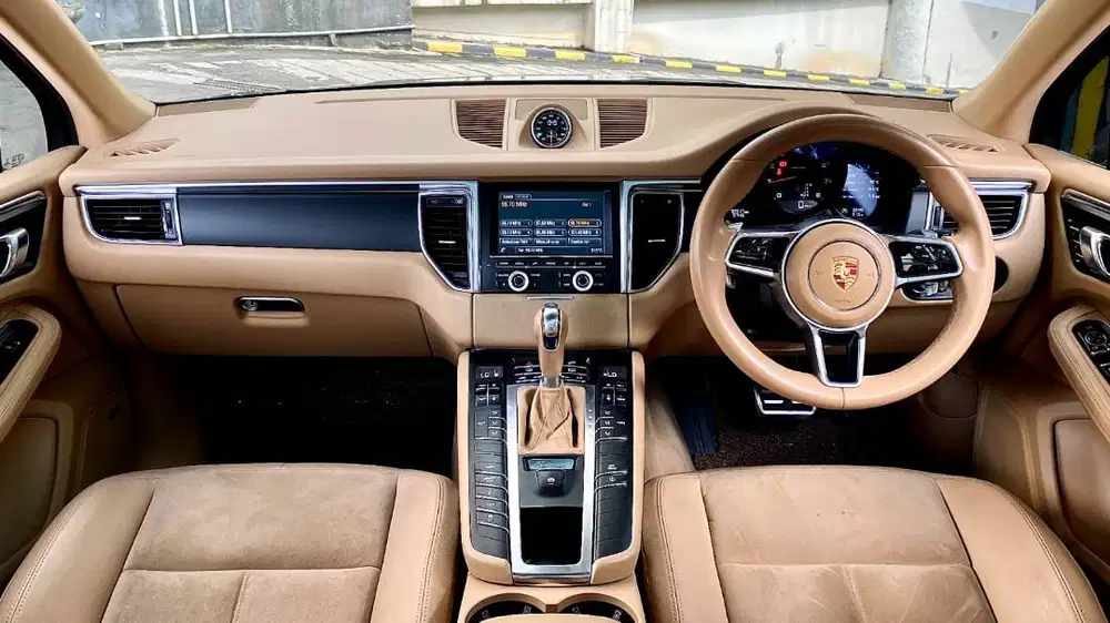 Porsche Macan 2.0 NIK 2014 Black On Beige