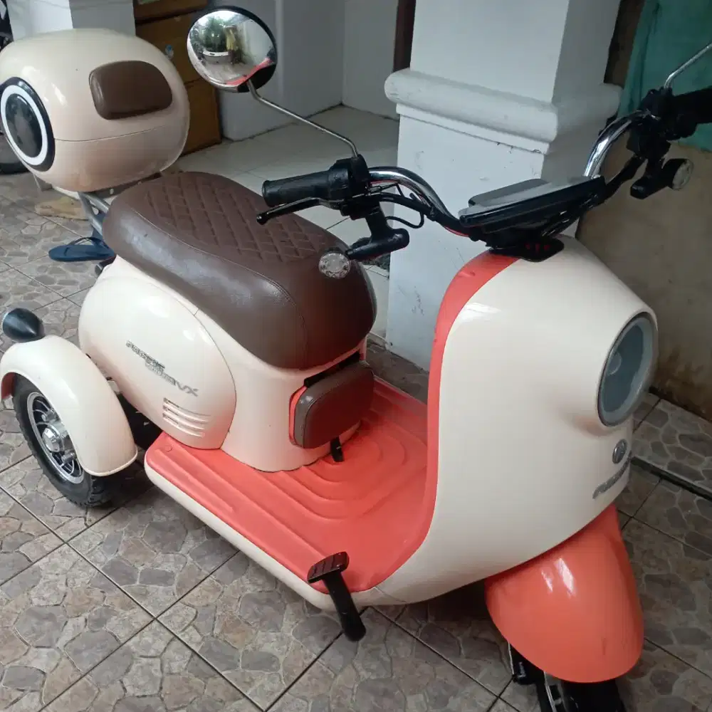 Motor Listrik Roda Tiga Pacific Crosser VX