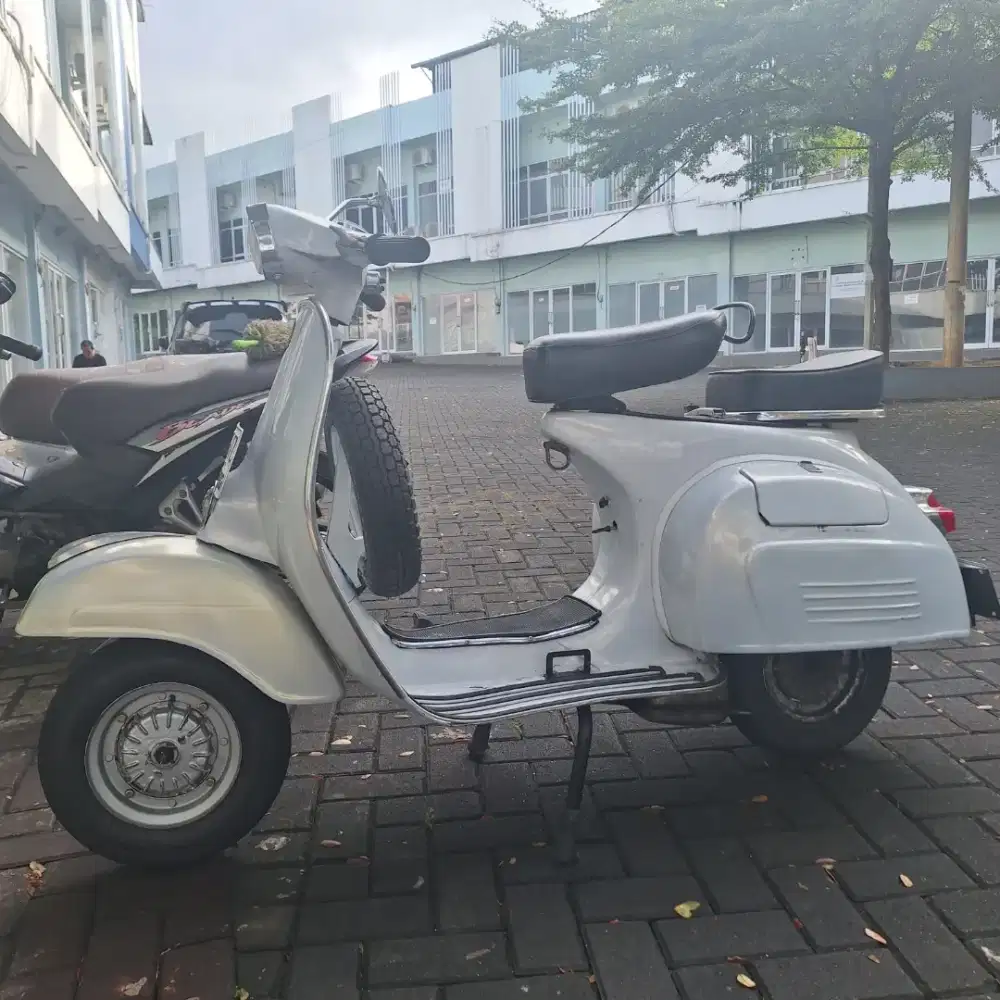 Vespa Super 1979 siap pakai