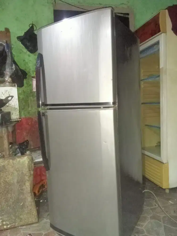 Kulkas 2 pintu panasonic