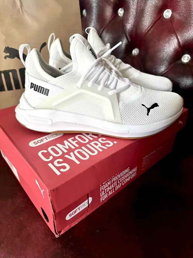 Sepatu Puma Enzo - Size 39 (25Cm)