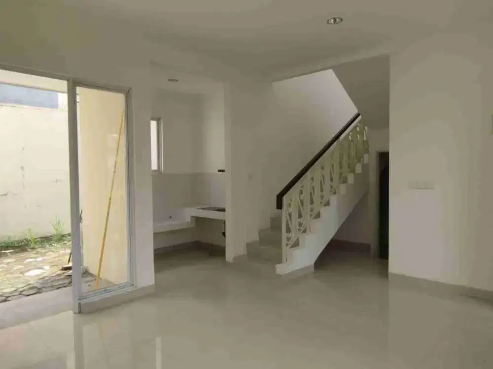 Jual Cepat Rumah Lebar 8 Siap Huni di Cluster South Thames JGC Cakung Jakarta Timur