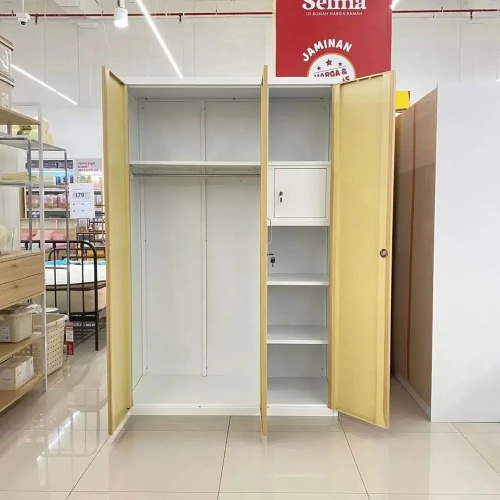 JUAL LEMARI PAKAIAN 3 pintu bahan metal besi