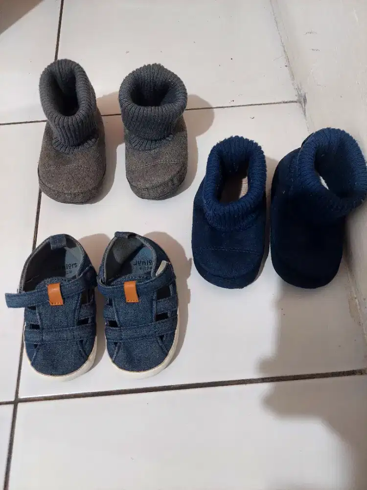 3 Sepatu bayi laki-laki