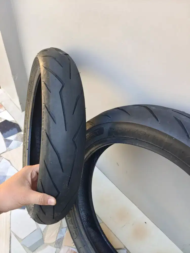 Ban Pirelli sepasang beat Vario Genio ring 14