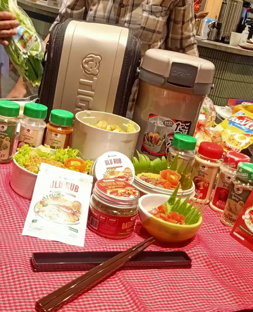 Stainless lunch box tiger