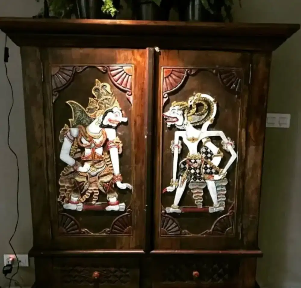 Ukiran wayang dekorasi