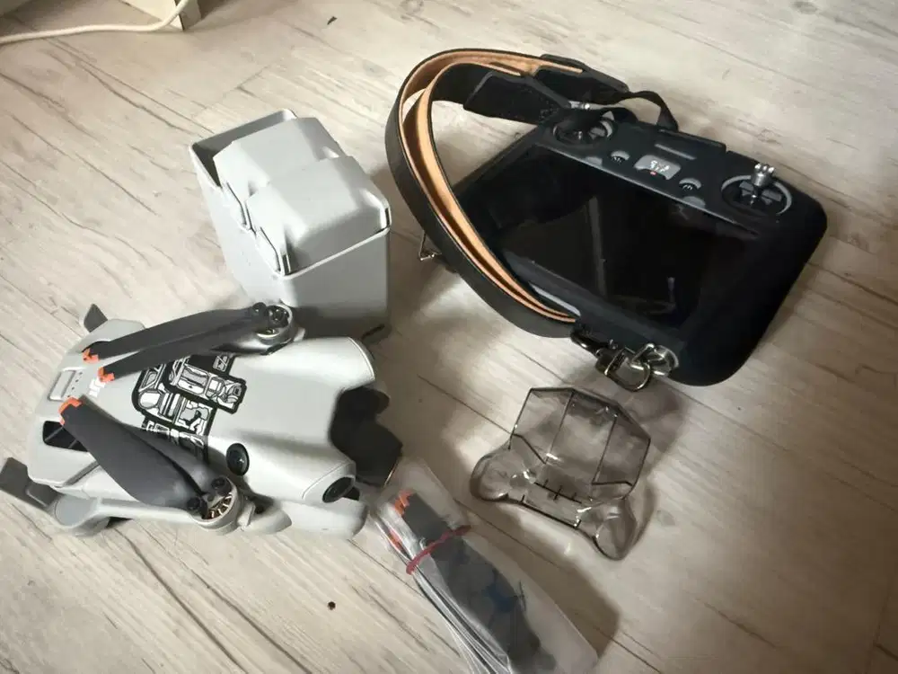 DJI MINI 4 pro combo plus