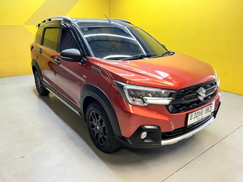 LIKE NEW XL7 ALPHA HYBRID AT ORANGE 2023