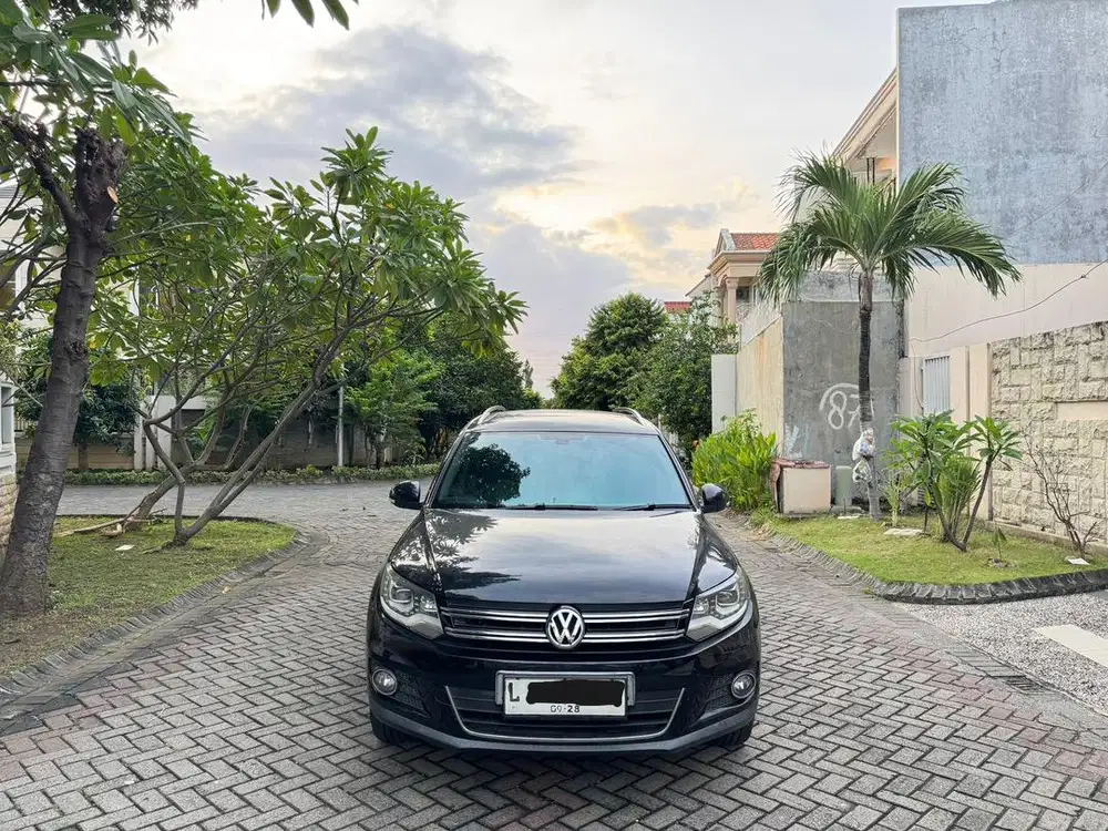 Volkswagen Vw Tiguan 1.4 TSI Turbo 2013 Matic Hitam Plat L