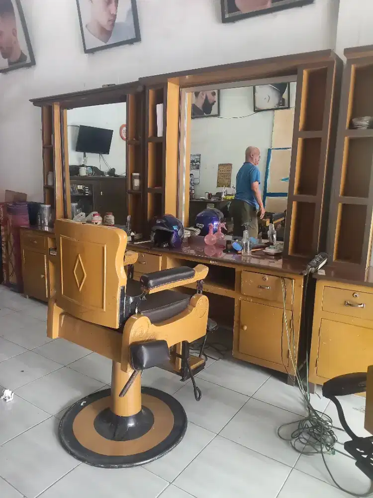 kursi pangkas dan set meja kaca