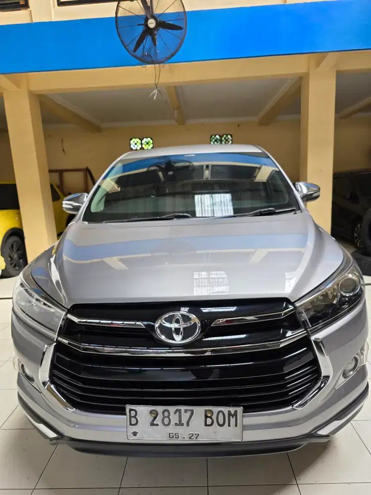 Toyota Innova Venturer Bensin Matic 2017 Silver