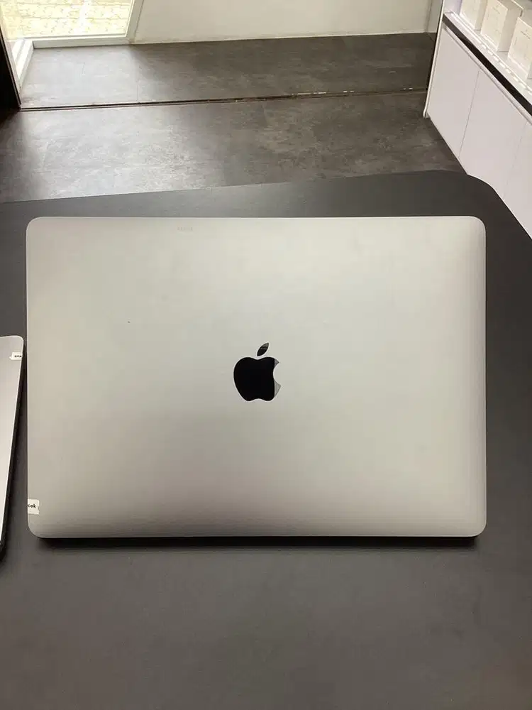 MACBOOK PRO 2019 RAM 16/256GB