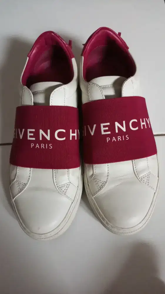 Preloved sepatu givenchy urban street merah putih
