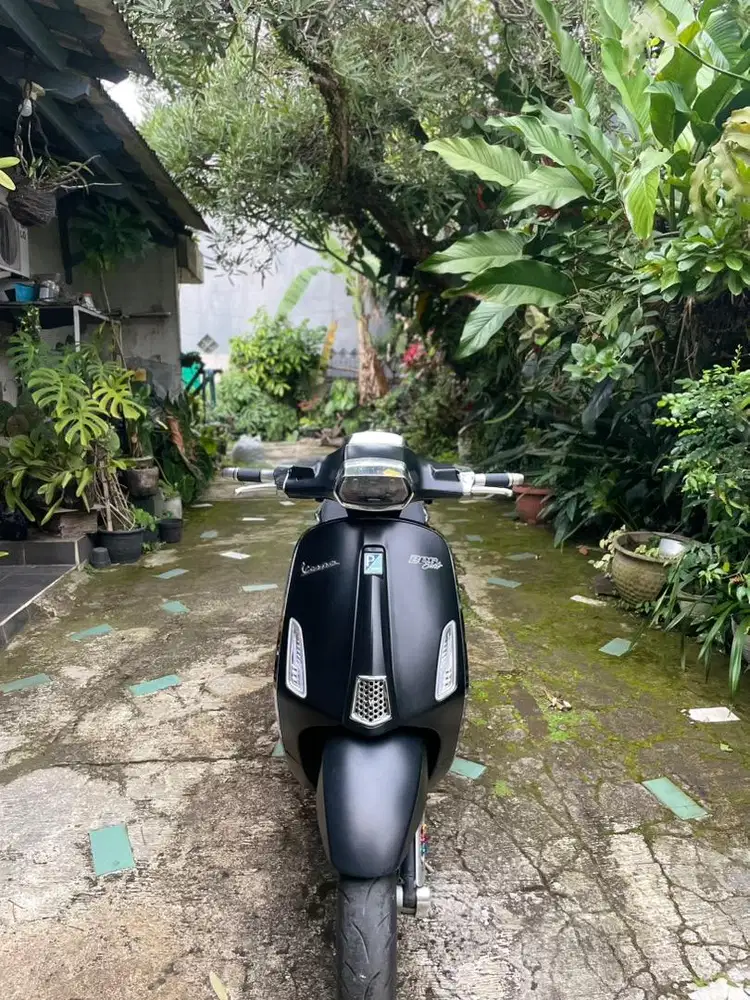 Vespa s 125 3v biru 2015