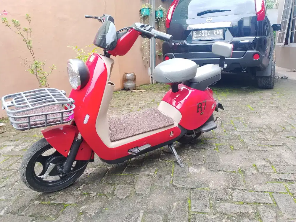 DIJUAL SEPEDA LISTRIK UWINFLY R7