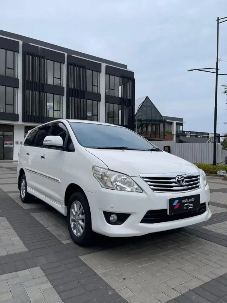 TOYOTA INNOVA V AT 2013