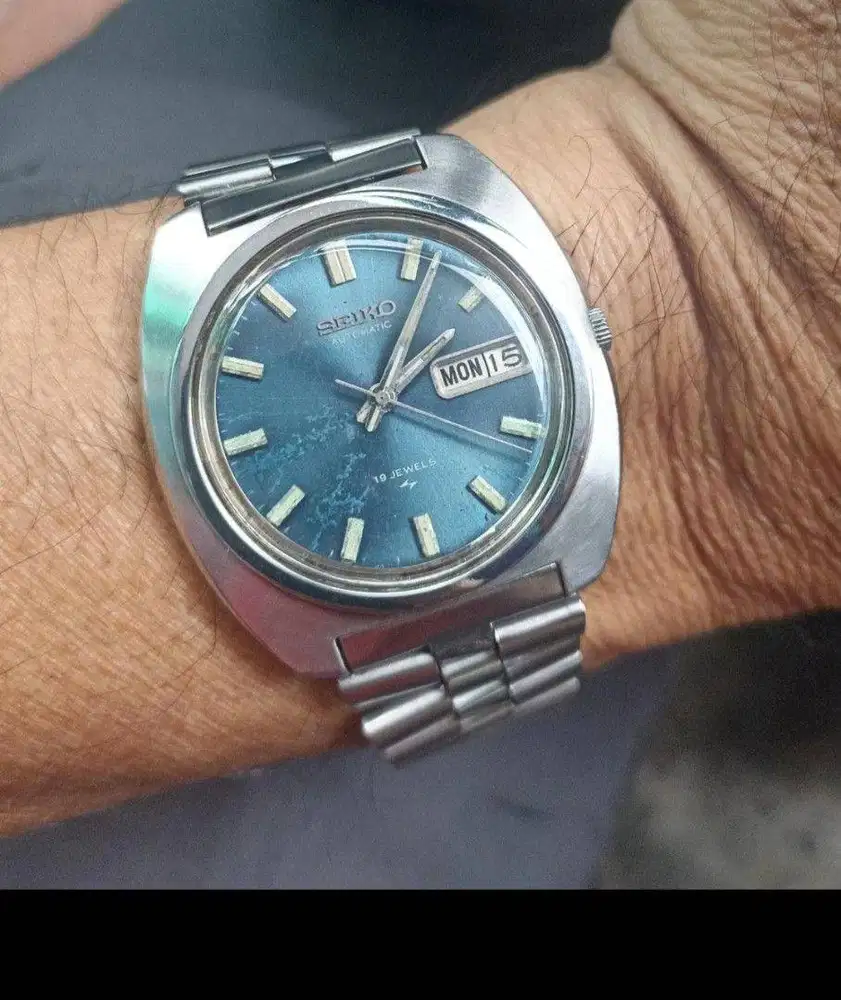 Jam tangan Seiko Vintage edisi 1970-an Seiko 5