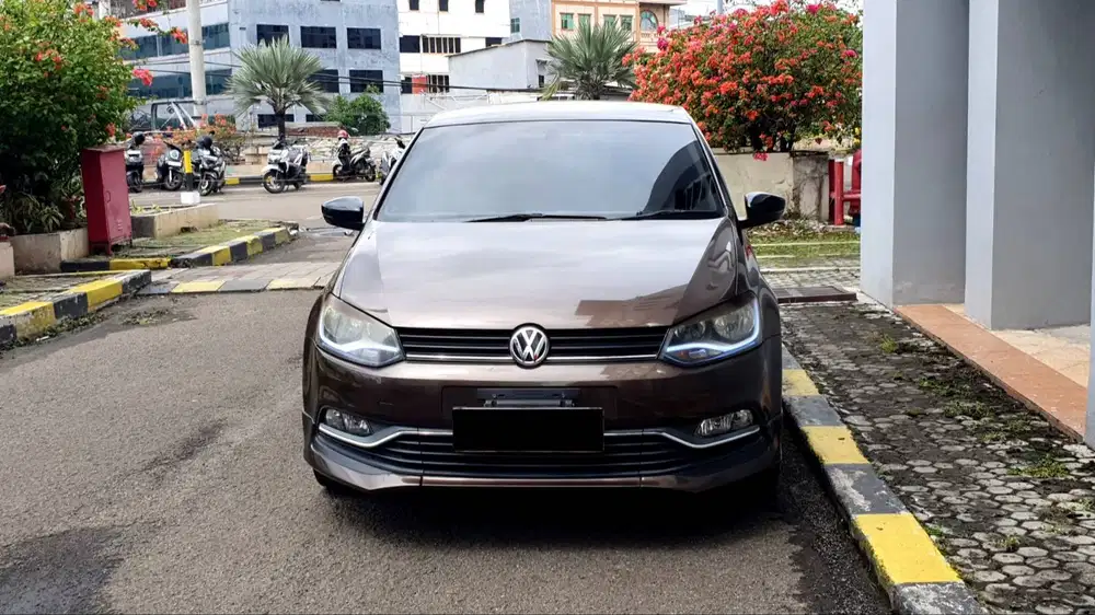 VW Volkswagen Polo 1.2 GT TSI AT Coklat NIK 2017 LOW KM 55rb Record