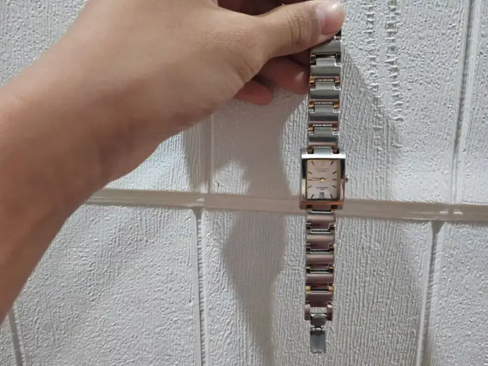 Jual jam bekas tapi antik